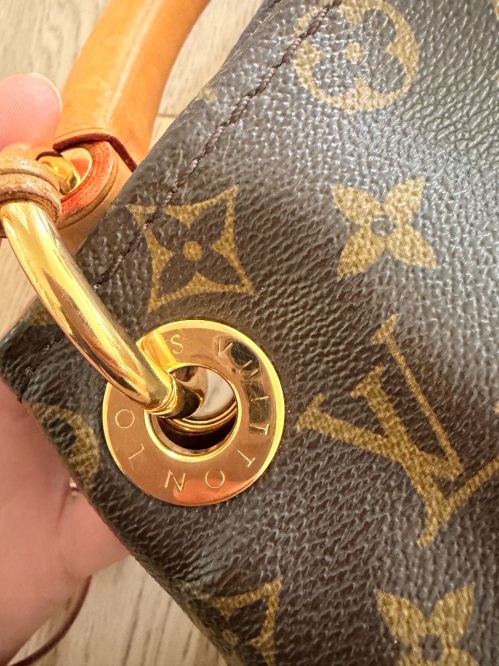 Louis Vuitton Artsy MM Monogram Handbag – Beautiful Pre-Owned Condition 🤎 - Picture 4 of 11